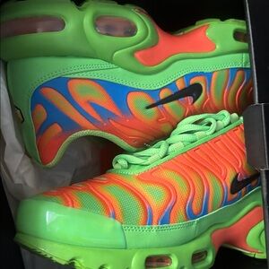 Nike Air Max Plus TN in Green and Black